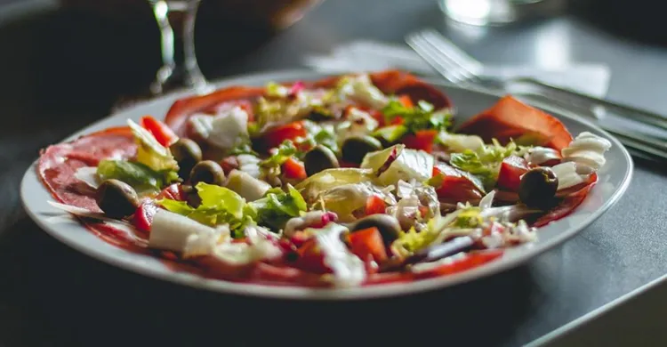 সারাদিন সতেজ ও ক্লান্তিহীন থাকতে খাদ্যাভ্যাসে আনুন এই ৫ পরিবর্তন