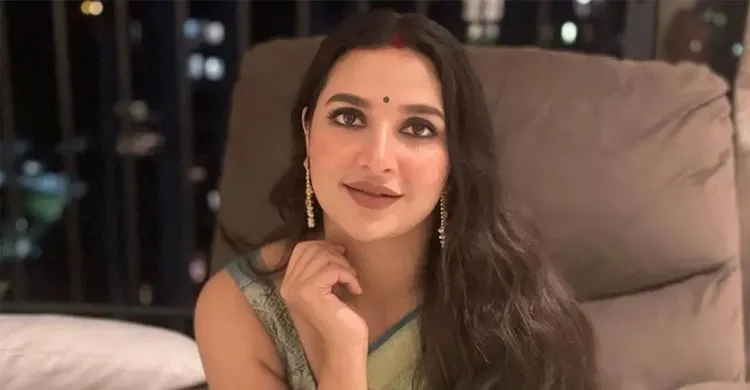 মাঝ আকাশে বিপত্তি, যেভাবে সপরিবারে রক্ষা পেলেন শুভশ্রী