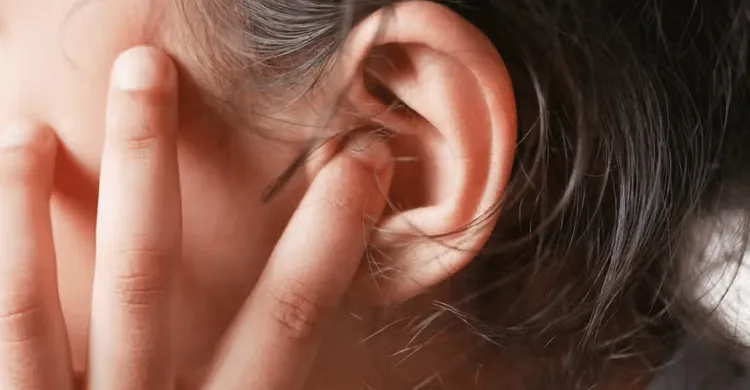কানের ব্যথা নয়তো ক্যানসারের সতর্ক সংকেত, বুঝবেন যেভাবে