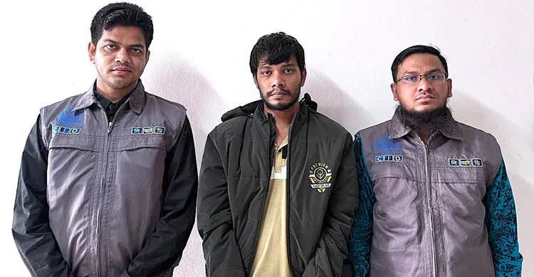 আমেরিকা প্রবাসী নারীকে বিয়ের ফাঁদে ফেলে ব্ল্যাকমেইলিং, কোটি টাকা আত্মসাতে গ্রেপ্তার১