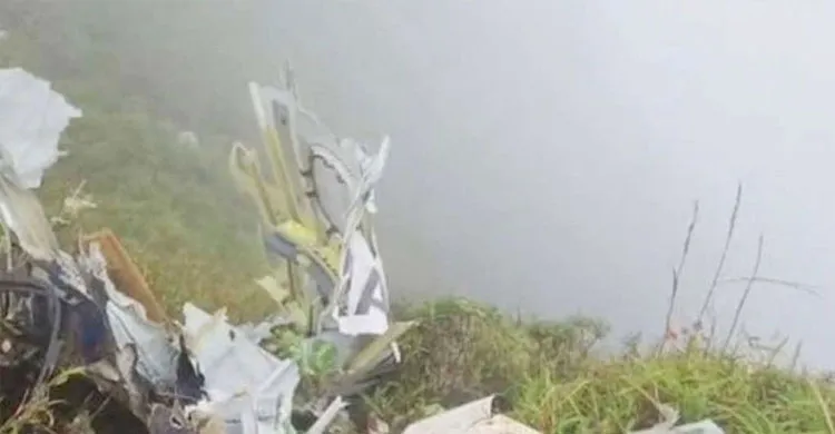 ইন্দোনেশিয়ায় বিমান বিধ্বস্ত, ১০ জনের মরদেহ উদ্ধার