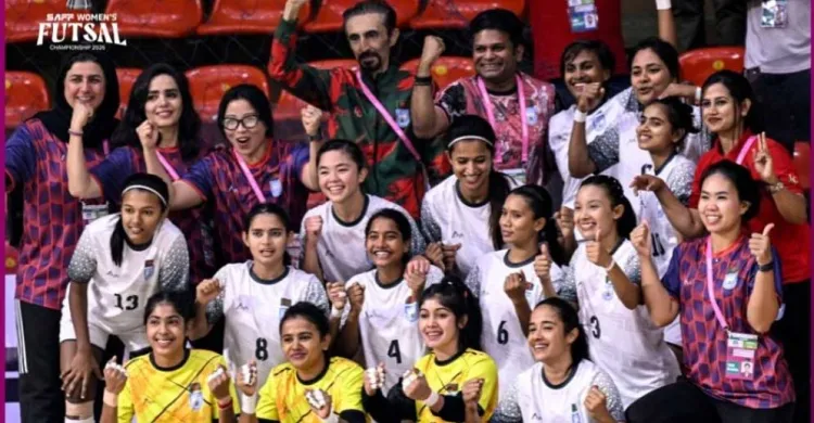 সাফ ফুটসালে ইতিহাস গড়ল বাংলাদেশ, চ্যাম্পিয়ন সাবিনা খাতুনের দল