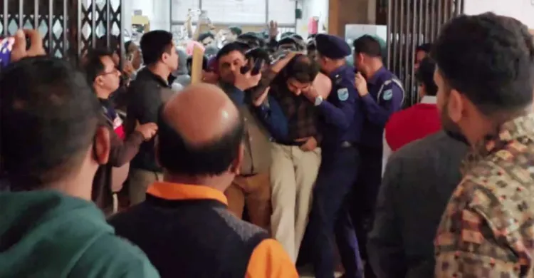 টাঙ্গাইল মেডিকেল কলেজে নারী ওয়াশরুমে গোপন ক্যামেরা: ইন্টার্ন চিকিৎসক আটক