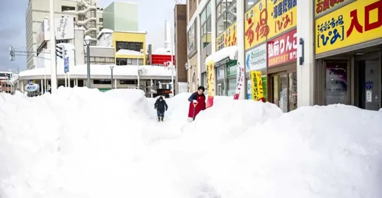 জাপানে দুই সপ্তাহে ভারী তুষারপাতে ৩০ জনের মৃত্যু