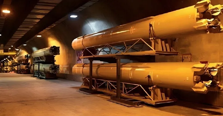 মাটির নিচে নতুন মিসাইল ঘাঁটি উন্মোচন করল ইরান