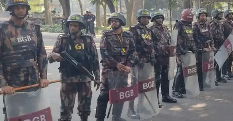 প্রধান উপদেষ্টার বাসভবন এলাকায় ১৪৪ ধারা জারি, ছয় প্লাটুন বিজিবি মোতায়েন