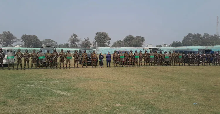 নির্বাচন উপলক্ষে শেরপুরে যৌথ বাহিনীর টহল