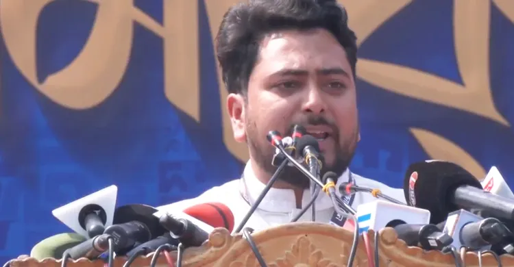 ভোটকেন্দ্রে মোবাইল নিষেধাজ্ঞা না তুললে ইসি ঘেরাওয়ের হুঁশিয়ারি নাহিদ ইসলামের