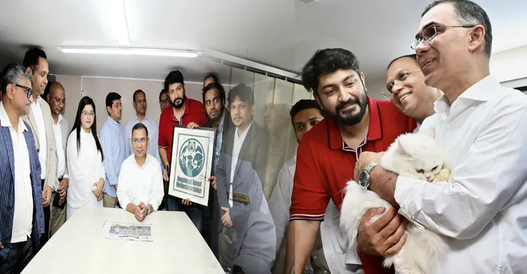 বনানীতে 'ফ্রি অ্যানিমেল ক্লিনিক' এর উদ্বোধন করলেন তারেক রহমান
