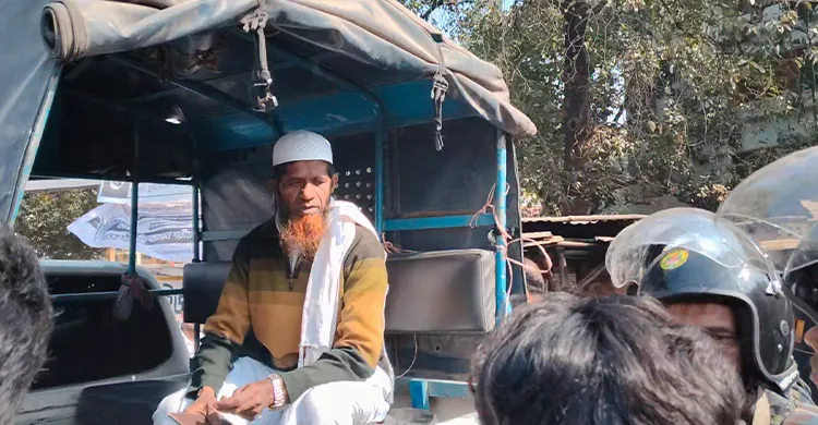 চুয়াডাঙ্গায় ভোটকেন্দ্র থেকে নগদ টাকাসহ জামায়াতের সভাপতি আটক