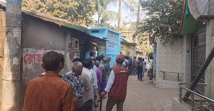নরসিংদীতে নিশ্ছিদ্র নিরাপত্তা ও শান্তিপূর্ণভাবে চলছে ভোটগ্রহণ