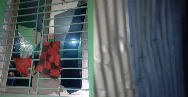 মুন্সীগঞ্জের গজারিয়ায় নির্বাচন-পরবর্তী সহিংসতায় পাঁচটি বাড়ি ভাঙচুর, পুলিশ নির্বিকার