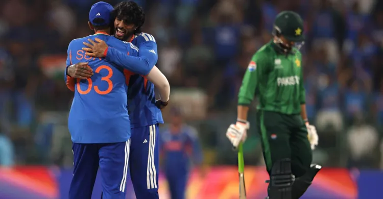 পাকিস্তানকে উড়িয়ে সুপার এইটে ভারত