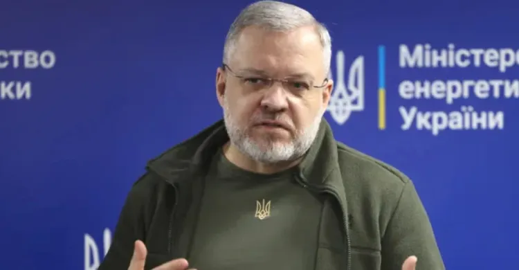 দেশ ছেড়ে পালানোর সময় ইউক্রেনের জ্বালানিমন্ত্রী গ্রেপ্তার