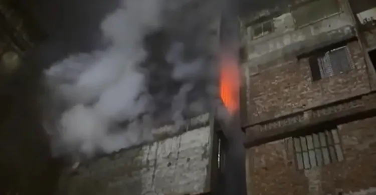 পুরান ঢাকায় জুতার কারখানার আগুন নিয়ন্ত্রণে