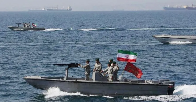হরমুজ প্রণালীতে আইআরজিসির সামরিক মহড়া শুরু
