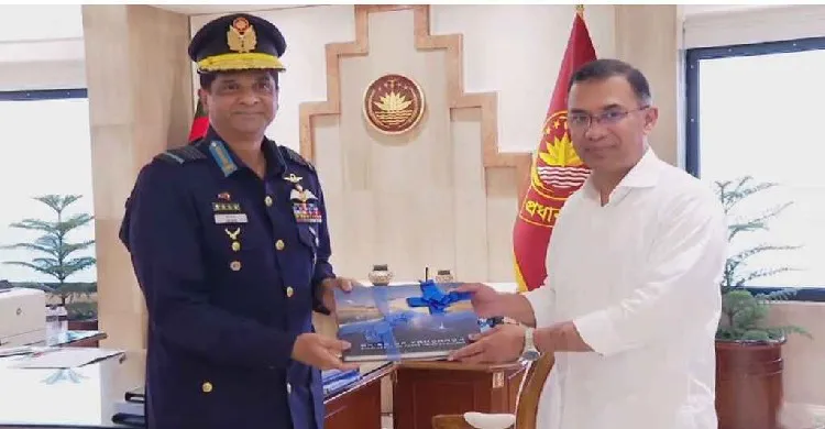 প্রধানমন্ত্রী তারেক রহমান-এর সঙ্গে বাংলাদেশ বিমান বাহিনীর প্রধানের সৌজন্য সাক্ষাৎ