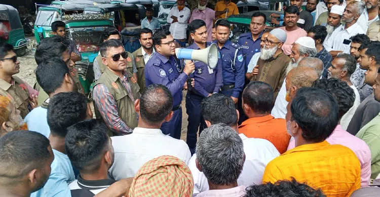 টাঙ্গাইলে পুলিশের চাঁদাবাজি-সন্ত্রাস ও মাদকবিরোধী বিশেষ মহড়া