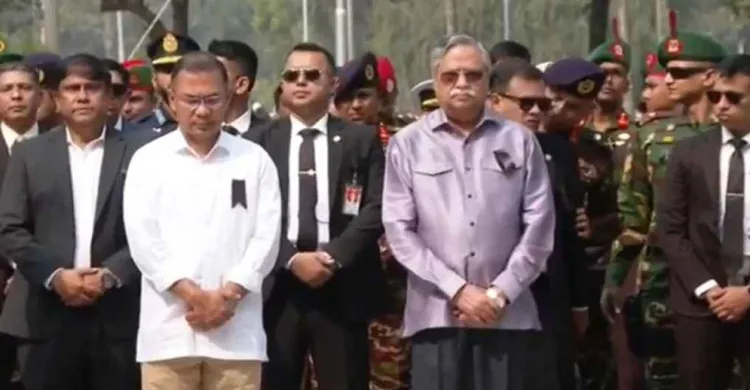 পিলখানায় শহীদদের কবরে রাষ্ট্রপতি ও প্রধানমন্ত্রীর শ্রদ্ধা