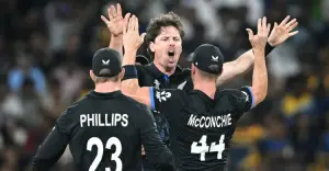 স্যান্টনার-রাচিন ঝড়ে লঙ্কানদের বিদায়, ৬১ রানে জিতল নিউজিল্যান্ড