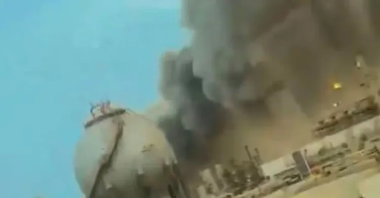 সৌদির আরামকো তেল শোধনাগারে ইরানের ড্রোন হামলা, কার্যক্রম বন্ধ