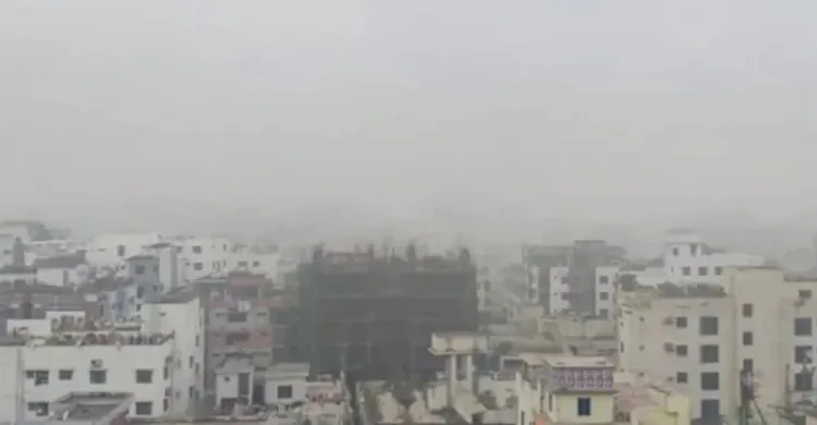 মেঘলা-কুয়াশাচ্ছন্ন ঢাকা, তাপমাত্রা ২৩.৩