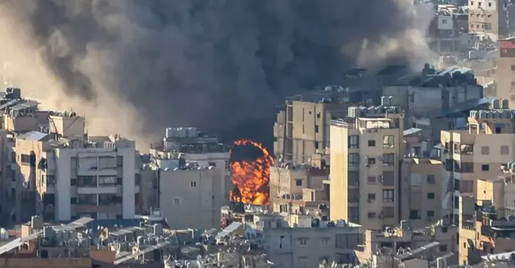 'একটু পরপর সাইরেন, মাথার ওপর দিয়ে মিসাইল যাচ্ছে, এমন পরিস্থিতিতে কখনো পড়িনি'