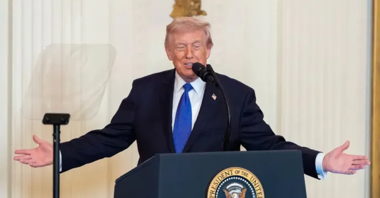 ইরানের বিরুদ্ধে যুদ্ধের দায় নিজ কাঁধে নিলেন ট্রাম্প