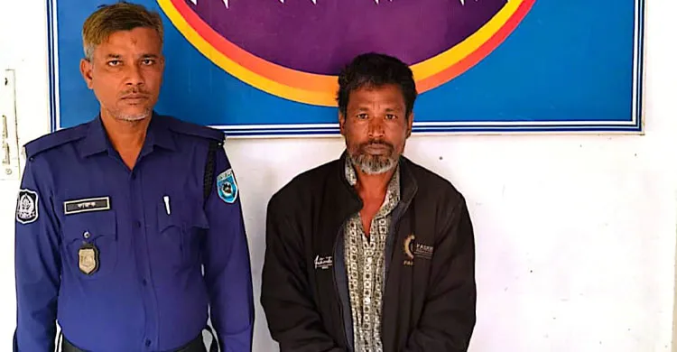 উলিপুর থানা-র বিশেষ অভিযানে ১০০ গ্রাম গাঁজাসহ গ্রেফতার ১