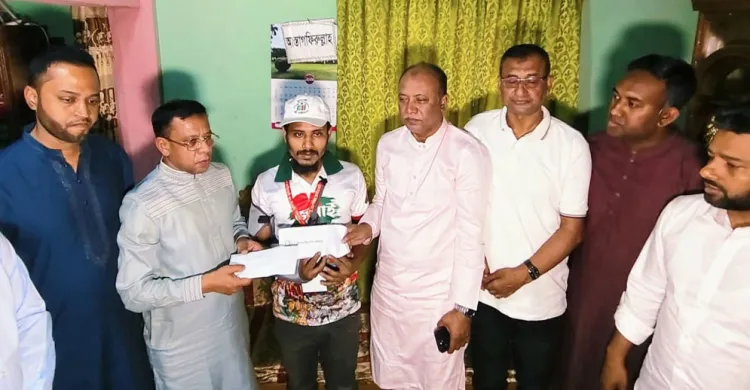 গাজীপুরে পুলিশের গুলিতে আহত হোসেনের পাশে দাঁড়ালেন প্রধানমন্ত্রী তারেক রহমান