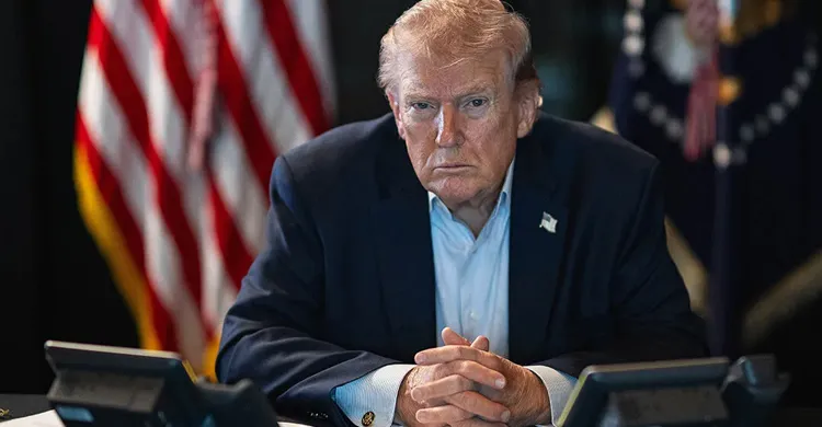 আজ ইরানকে ‘খুব কঠিনভাবে আঘাত করা হবে’: ট্রাম্প