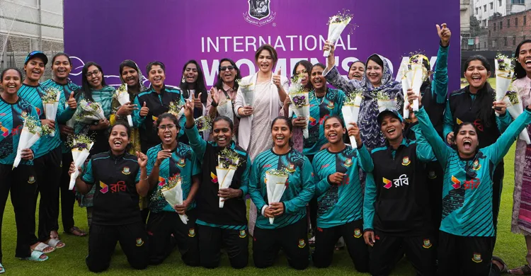 নারী দিবসে বিসিবির সংবর্ধনা পেলেন নারী ক্রিকেটাররা