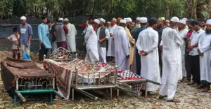 রামপাল দুর্ঘটনা: নববধূ মিতুসহ তিনজনের দাফন সম্পন্ন