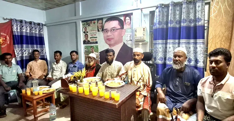 ভাইস চেয়ারম্যান প্রার্থী মাহবুব মল্লিকের উদ্যোগে দোয়া ও ইফতার মাহফিল
