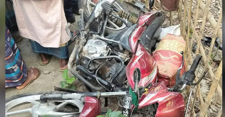 পাটগ্রামে ট্রাকের ধাক্কায় শিশুসহ একই পরিবারের ৩ জন নিহত