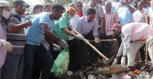 নওগাঁয় ডেঙ্গু ও চিকুনগুনিয়া প্রতিরোধে পরিষ্কার পরিচ্ছন্নতা কর্মসূচির শুভ উদ্বোধন