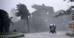 ৬০ কিলোমিটার বেগে ঝড়ের আশঙ্কা, নদীবন্দরে ১ নম্বর সতর্কসংকেত