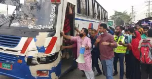 শ্রীপুরে ঈদে ঘরমুখো মানুষের যাত্রা নির্বিঘ্ন করতে মহাসড়কে তৎপর যুবদল নেতা আবু তাহের প্রধান