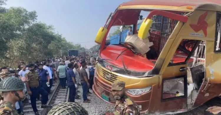 চট্টগ্রামের সঙ্গে সারাদেশের রেল যোগাযোগ স্বাভাবিক