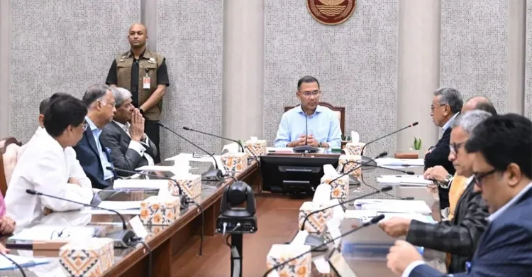 জ্বালানি সংকট মোকাবিলায় প্রধানমন্ত্রীর উচ্চপর্যায়ের জরুরি বৈঠক