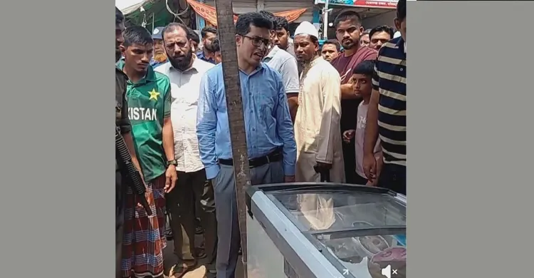 কমলনগরে ফুটপাতের ৪০ অবৈধ দোকান উচ্ছেদ