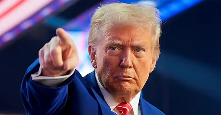 ইরানের জ্বালানি তেল ও খারগ দ্বীপের নিয়ন্ত্রণ নিতে চাই: ট্রাম্প