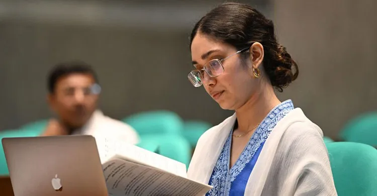 ভিভিআইপি লাউঞ্জে বসে সংসদ অধিবেশন দেখলেন জাইমা রহমান