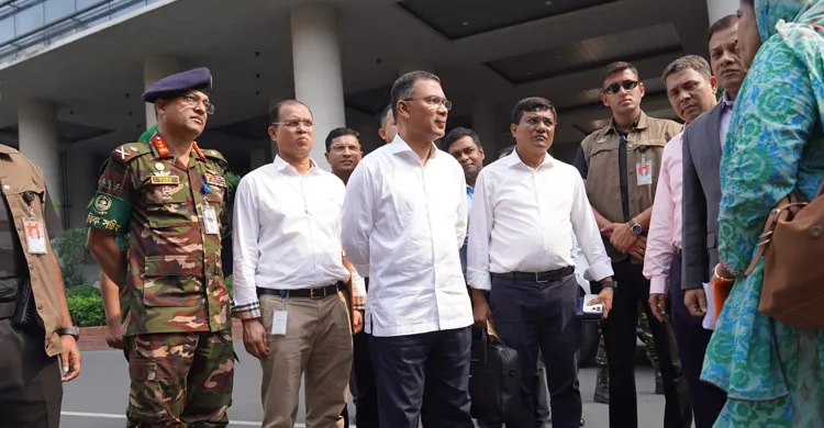 আকস্মিক সাক্ষাতে পদোন্নতি বঞ্চিত চিকিৎসকদের কথা শুনলেন প্রধানমন্ত্রী