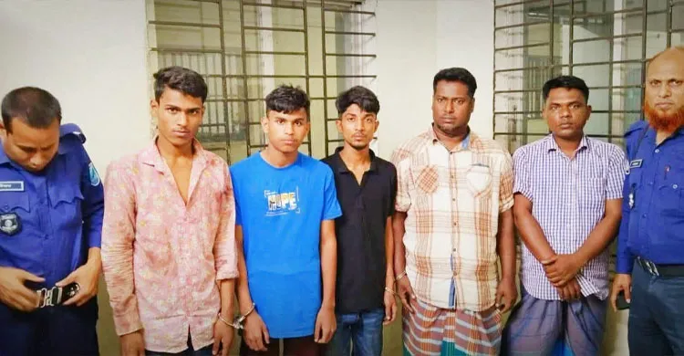 শ্রীপুরে পোশাক কারখানার তিন কর্মকর্তাকে অপহরণ করে মুক্তিপণ দাবি, কুপিয়ে জখম, গ্রেপ্তার ৫