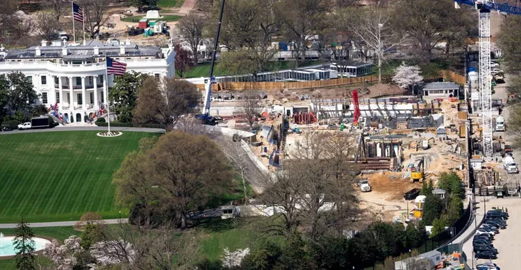 হোয়াইট হাউসে ‘বিশাল সামরিক বাঙ্কার’ নির্মাণ করছে ট্রাম্প প্রশাসন