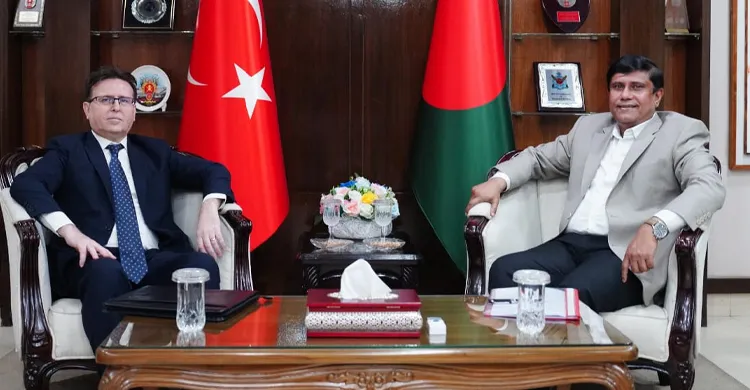 প্রধানমন্ত্রীর প্রতিরক্ষা উপদেষ্টার সঙ্গে তুরস্কের রাষ্ট্রদূতের সৌজন্য সাক্ষাৎ