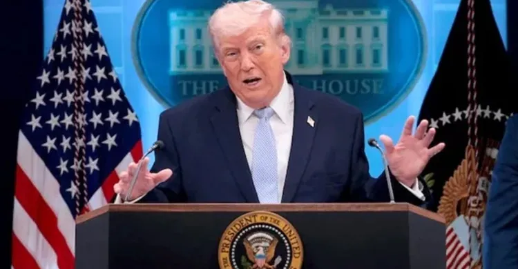 চড়া মূল্যে ট্রাম্পকে লড়াই থেকে বের হওয়ার পথ করে দিল ইরান যুদ্ধবিরতি চুক্তি