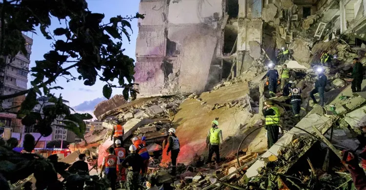 লেবাননে ১০ মিনিটে শতাধিক স্থাপনায় ব্যাপক হামলা, নিহত ২৫৪