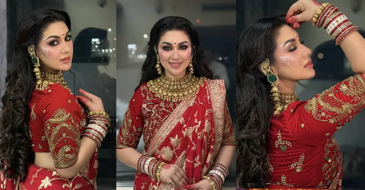 ‘বেহুলা’ লুকে অপু বিশ্বাস, রাজকীয় সাজে মুগ্ধ ভক্তরা